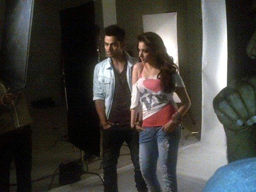 Virat and Tamanna came close during Celkon Mobile ad-shoot