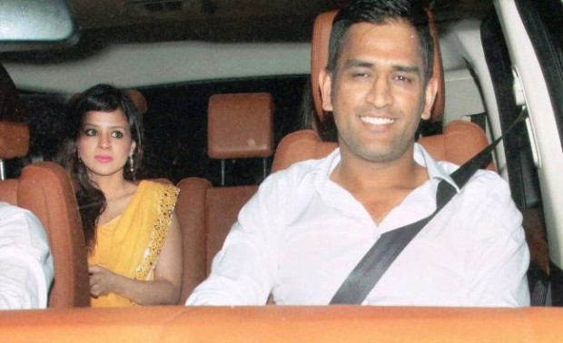 Happy hours with Dhoni at the Party