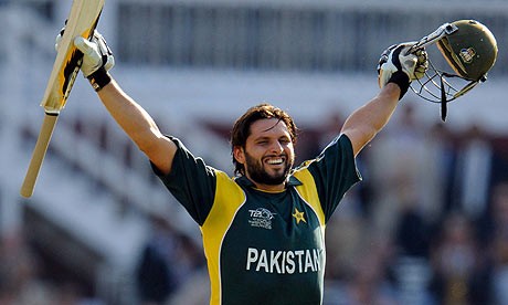 Afridi's Cameo drives Pakistan to victory, virtually knocks out India